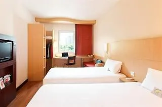 Ibis Shanghai Xujiahui 3*,