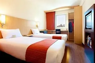 Ibis Shanghai Xujiahui 3*,  China