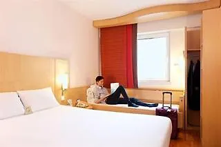 Ibis Shanghai Xujiahui 3*,